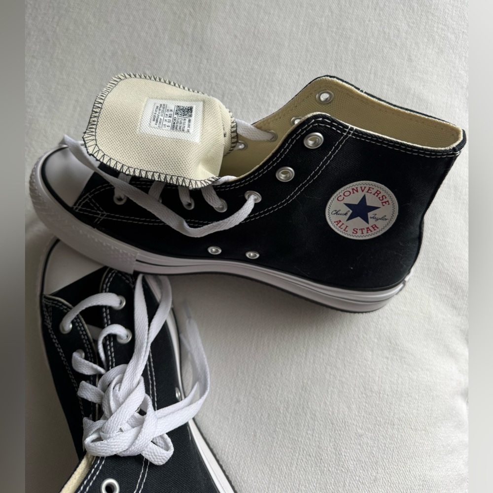 Converse Black and White High-Tops NWOT - Picture 3 of 5